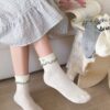 Tất Nữ Cổ Ngắn Viền Bèo Thêu Trái Tim Phong Cách Vintage Coquette