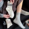 Tất Cổ Cao Nữ Họa Tiết Gấu Thêu Phối Sọc Retro Phong Cách Hàn Quốc