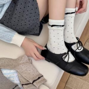 Tất Cotton Cổ Cao Nữ Họa Tiết Chấm Bi Viền Bèo Nhún Phong Cách Hàn Quốc