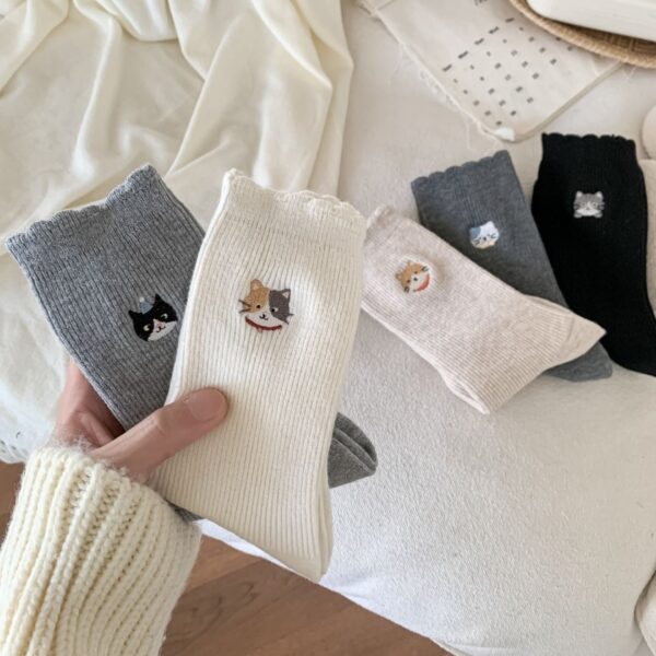 Tất Cotton Nữ Cổ Cao Gân Tăm Cổ Bèo Thêu Mặt Mèo Dễ Thương Hàn Quốc