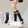 Tất Cotton Cổ Cao Nữ Gân Sọc Đôi Ở Cổ Màu Xám Đậm Phong Cách Hàn Quốc